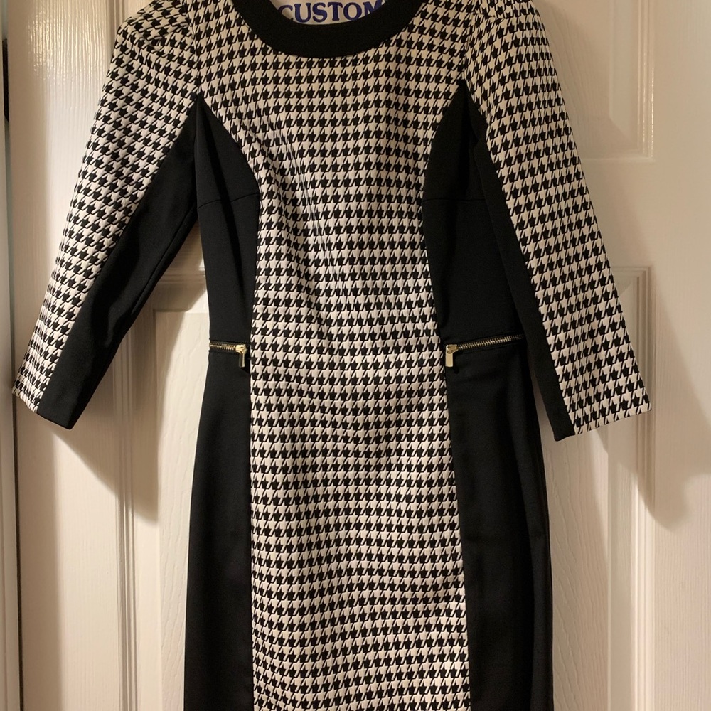 Black and white 3/4 sleeve dressed